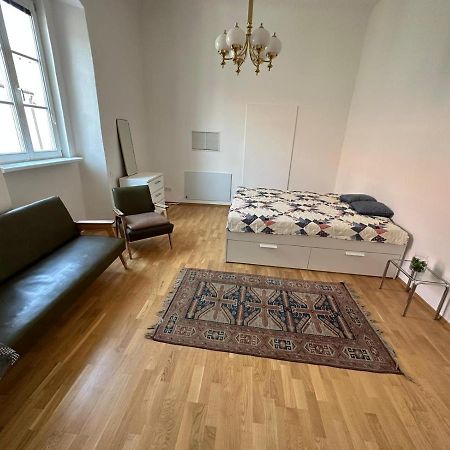 Central Plaza Great Apartment 4 Bedroom 3 Bathroom Bruckneudorf Ngoại thất bức ảnh